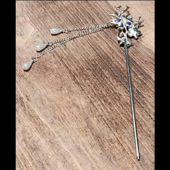 Silver Opalescent Flower Hair Stick - Picture 4 of 4